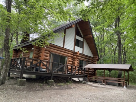 ナラ（貸別荘 こびとの森）