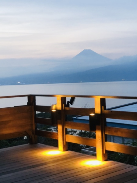 富士山を眺めながら素敵な珈琲タイムを