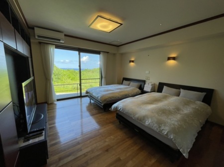 寝室1（ダブルベッド2台です）